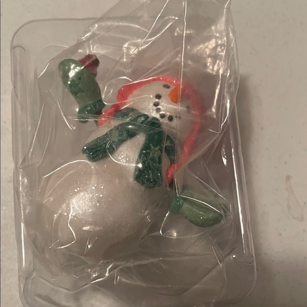 Vintage/ 2007/Hallmark Snowman Ornament with Red Hat and Green Scarf/ 2007